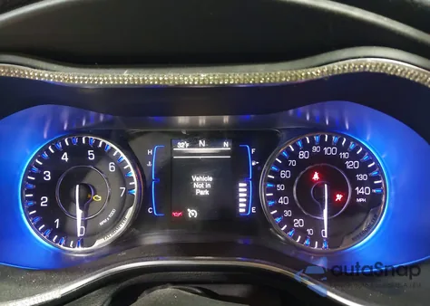 2016 Chrysler 200 Touring z USA, uszkodzony, nr VIN 1C3CCCFBXGN194181